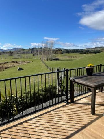 Boutique Tiny House - Te Anau Country Accommodation Exterior photo